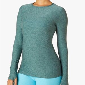 Beyond Yoga Featherweight Classic